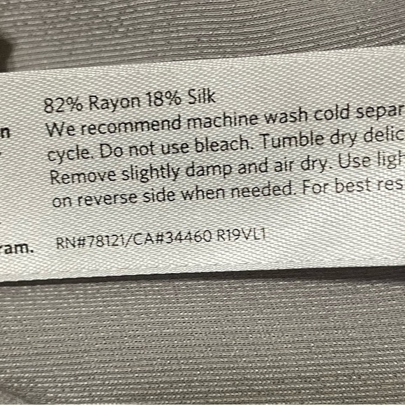 Eileen Fisher Briar Velvet Round Neck Box-Top Rayon Silk - Picture 14 of 16